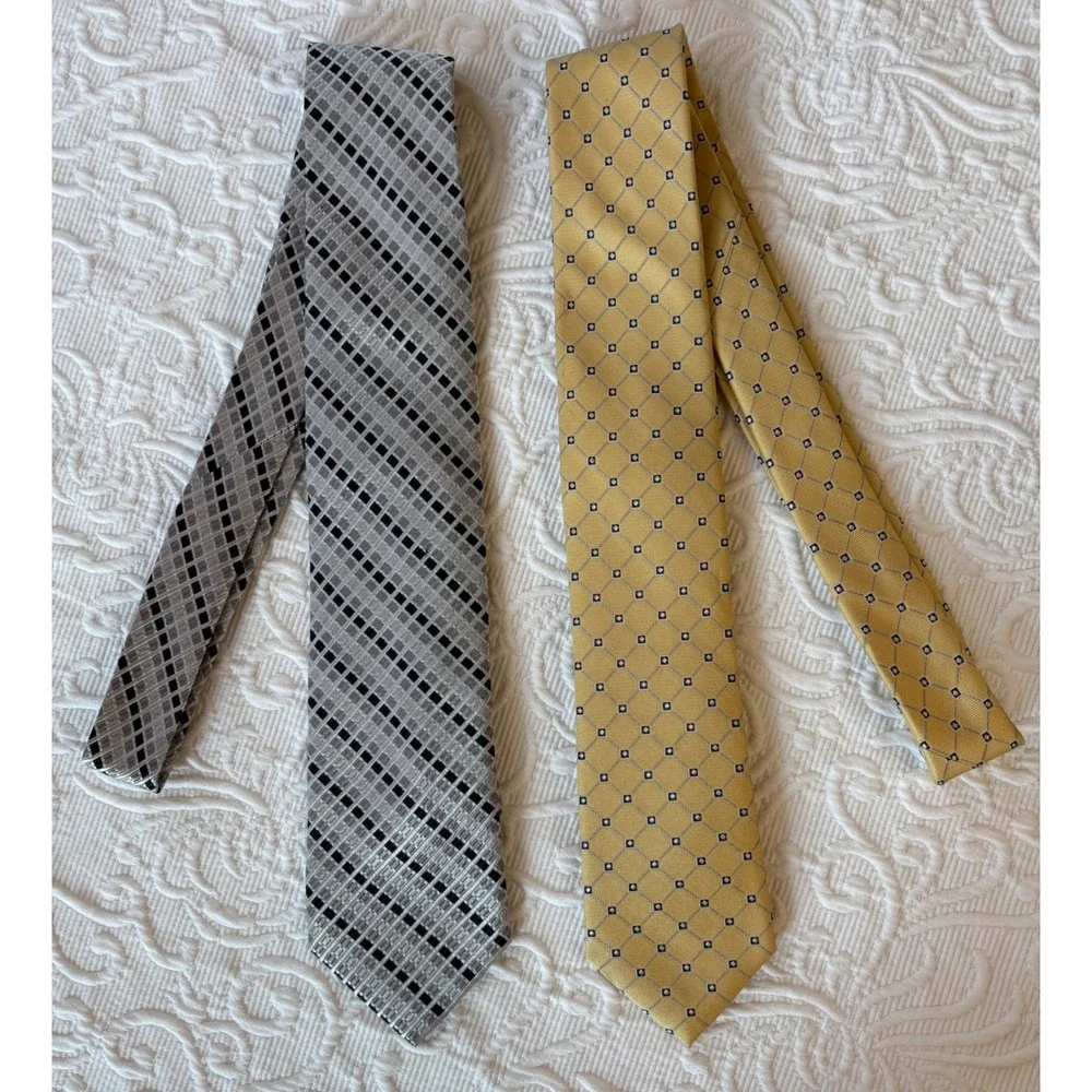 Jos. A. Bank 2 Mens -  Grey/Black and‎ a Gold/Blue medallion Executive ties